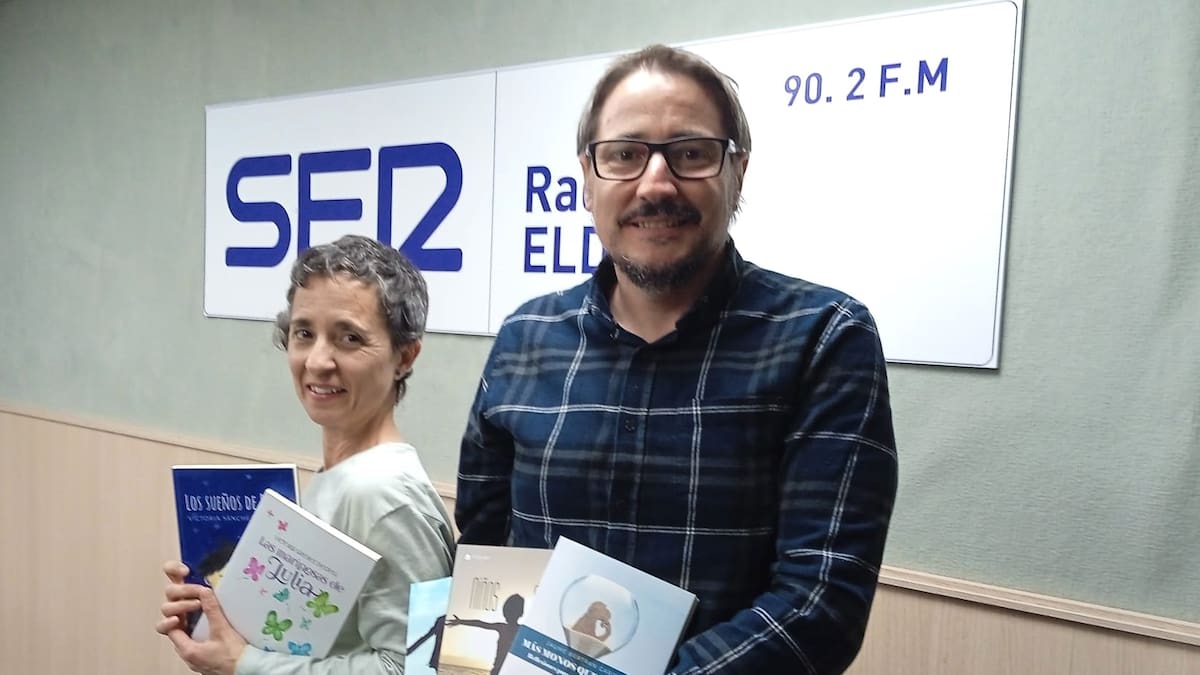 Jaume y Victoria sobre la ONG El hombre Libro-Libros solidarios