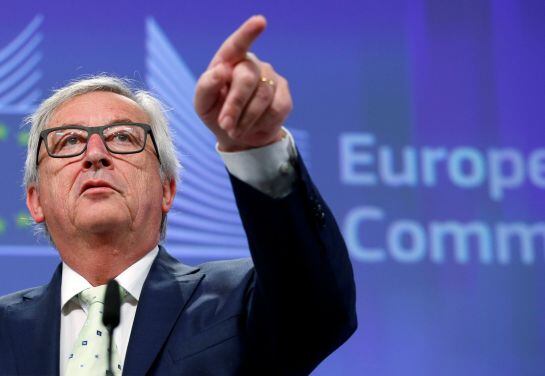 European Commission President Jean-Claude Juncker briefs the media after Britain voted to leave the bloc, in Brussels, Belgium, June 24, 2016. REUTERS/Francois Lenoir