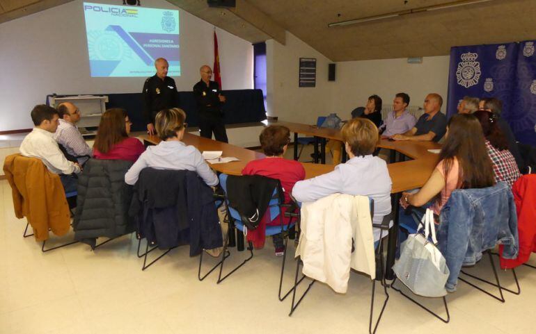 Estas son las primeras jornadas de formación a profesionales sanitarios