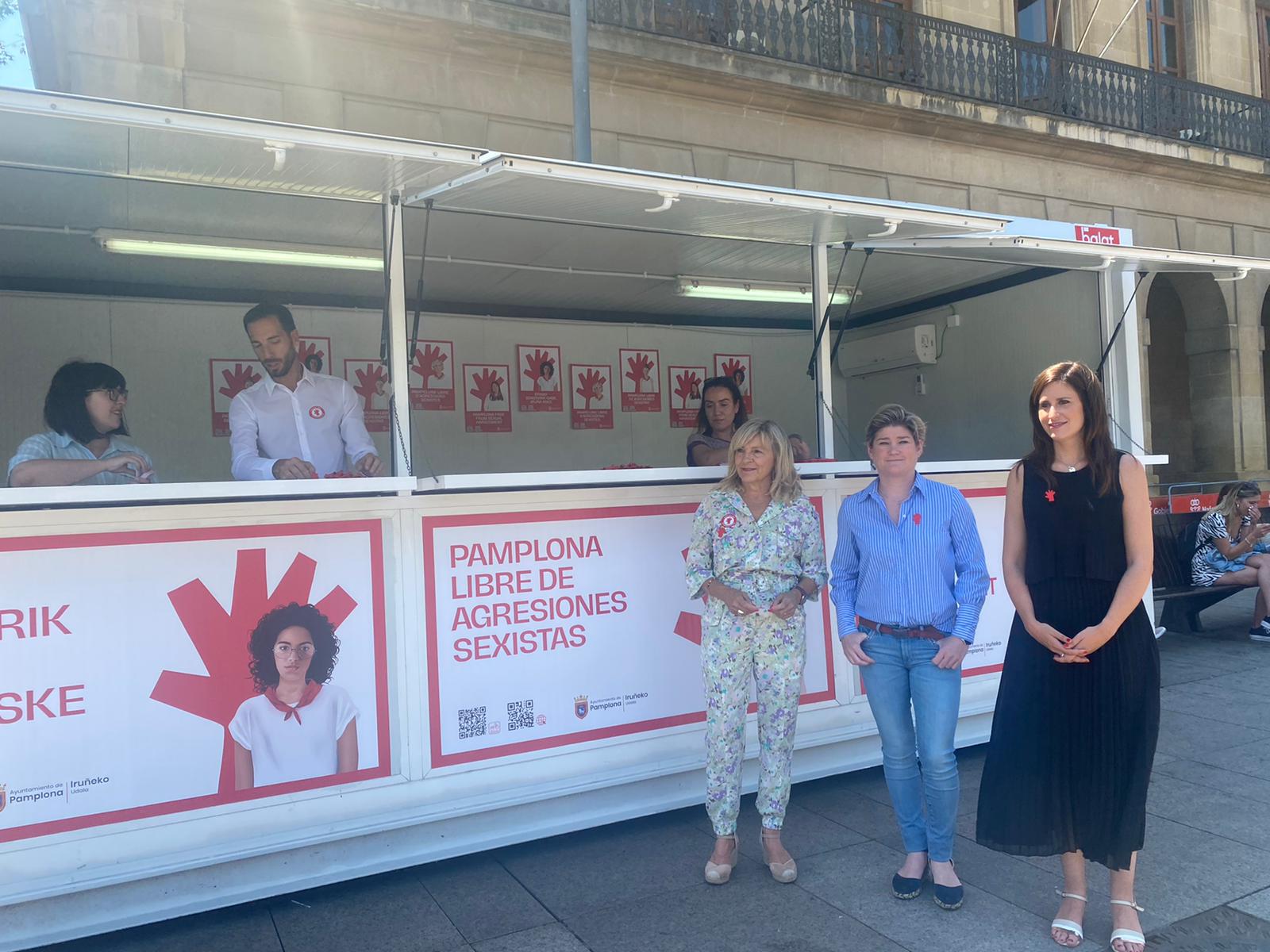 Apertura del punto de información y concienciación sobre agresiones sexistas con la concejala y delegada de Cultura e Igualdad, María García-Barberena