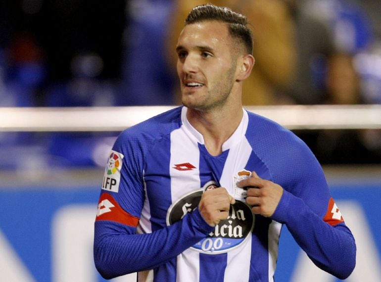 Lucas Pérez celebra su gol ante el Celta de Vigo