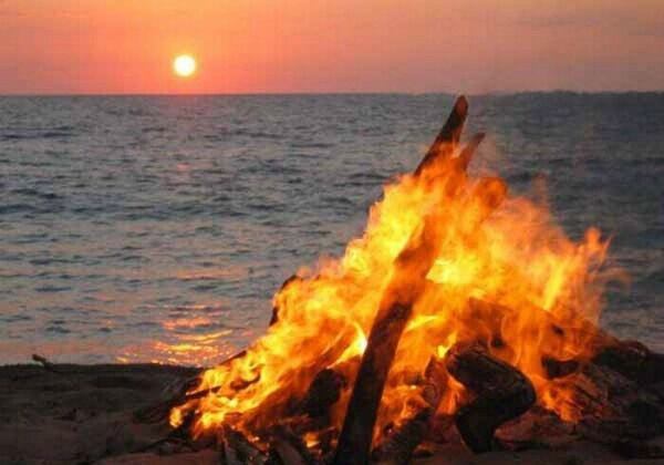 Fogata en la playa