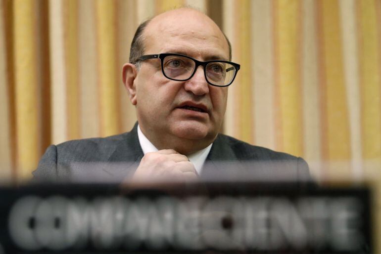 El Presidente del Tribunal de Cuentas, Ramón Álvarez de Miranda,durante una sesión de la Comisión Mixtadel Congreso.