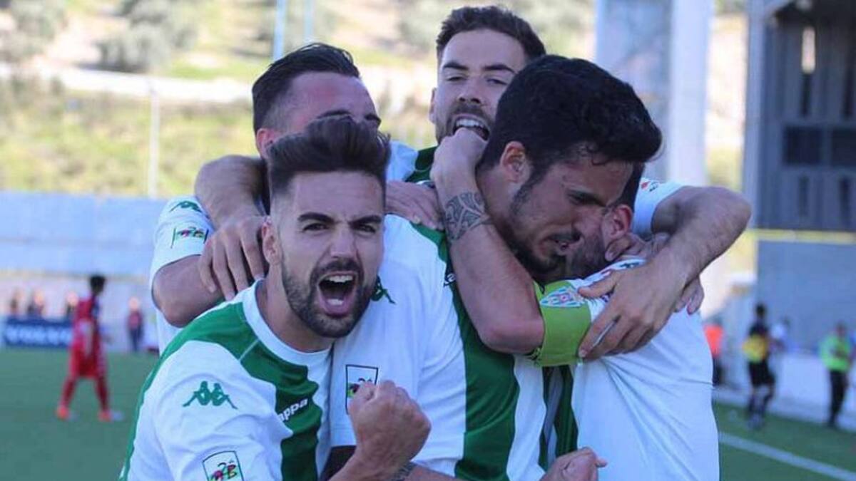 David Moreno está cerca del Real Murcia y Grego Sierra es el objetivo para la zaga