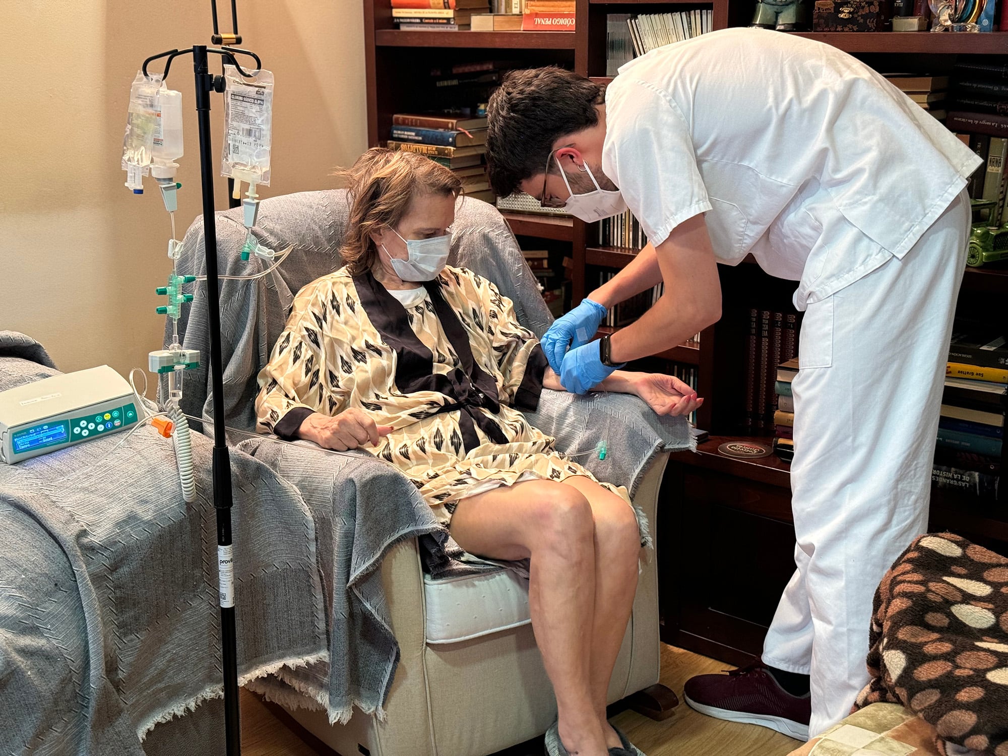 El Hospital Doctor Peset demuestra la efectividad de la administración de inmunoterapia a domicilio a pacientes con cáncer