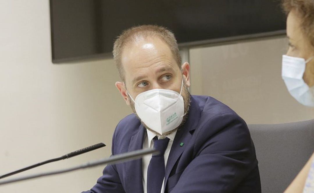 El concejal de Protección Ciudadana, Aarón Cano, en la sala de prensa del Ayuntamiento de València. 