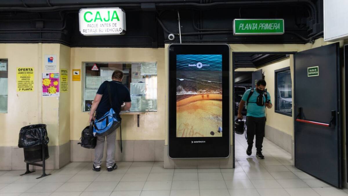 La imagen de Gandia en los autobuses, aparcamientos y paneles publicitarios de Madrid