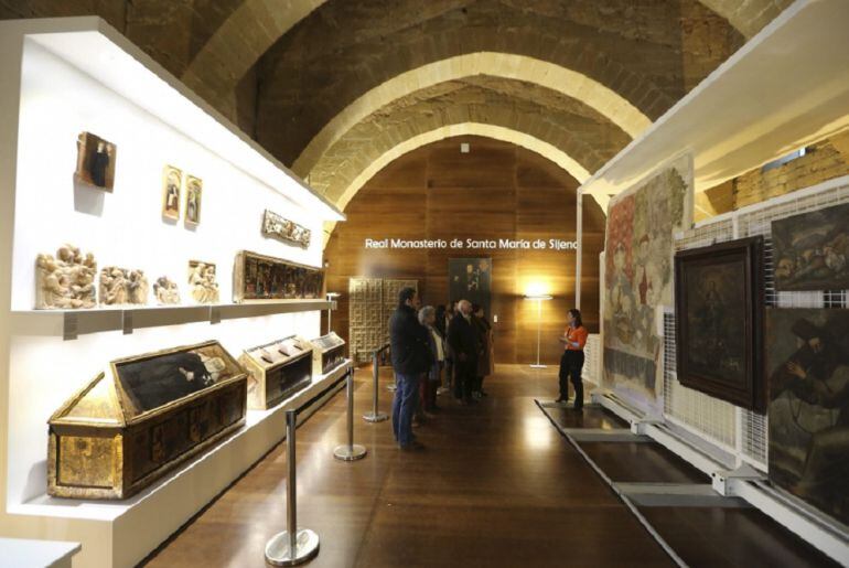 Visita guiada en el Monasterio de Sijena