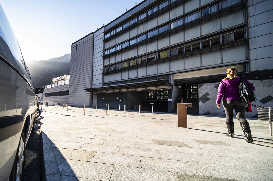 Divisió d'opinicions entre els docents respecte a la manifestació de símbols religiosos a les escoles.