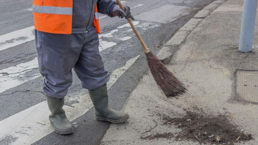 Trabajador limpieza viaria de Ponferrada