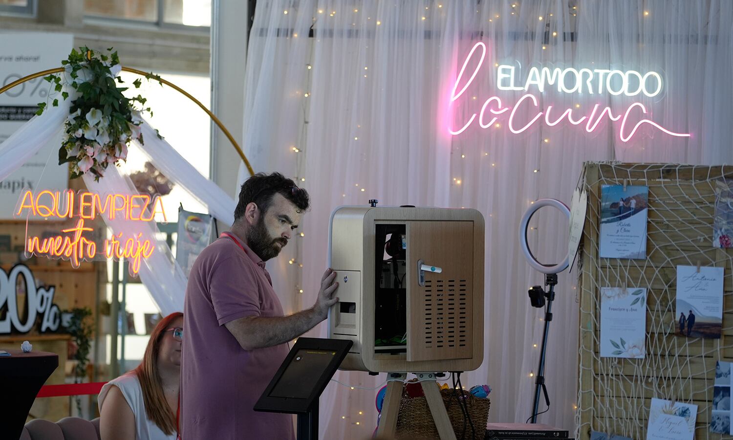 Uno de los stands de Bodasur 2025, en Ifeca