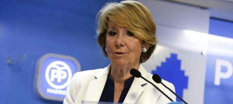 La presidenta del PP de Madrid, Esperanza Aguirre, durante una rueda de prensa.