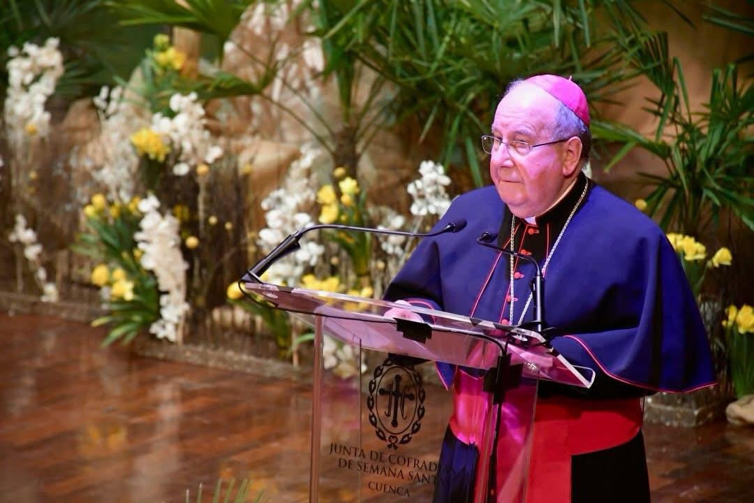 El obispo de Cuenca, José María Yanguas, durante el pregón de la Semana Santa de Cuenca 2026.