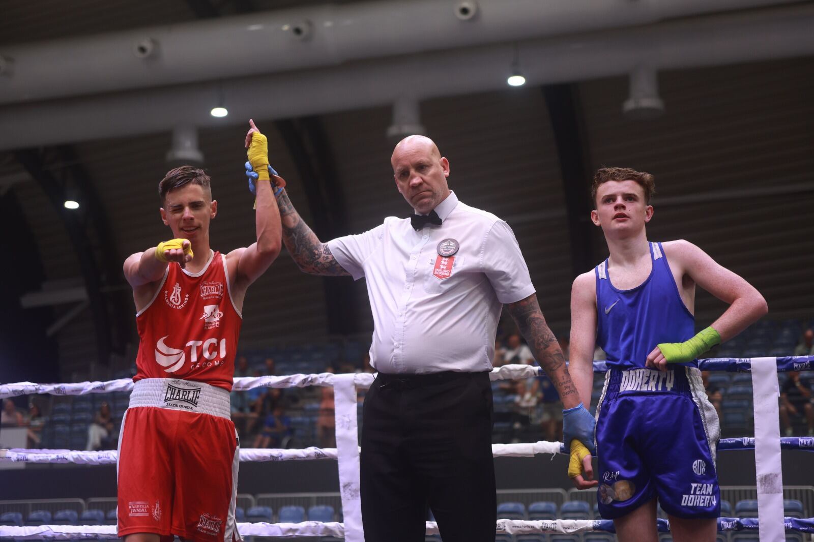 Samuel Cilla, (izquierda), tiene un gran futuro en el mundo del boxeo. Es una de las grandes promesas de Club Almería Boxing. Se trata de un deportista joven con unas grandes cualidades para hacer carrera.