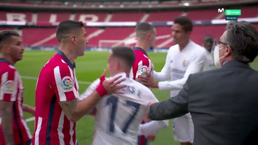 El encontronazo entre Luis Suárez y Lucas Vázquez