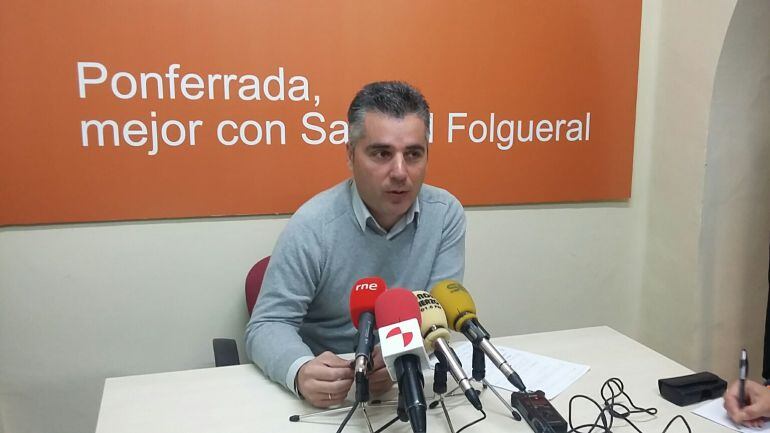 Santiago Macías comparece en la sede de USE-Bierzo