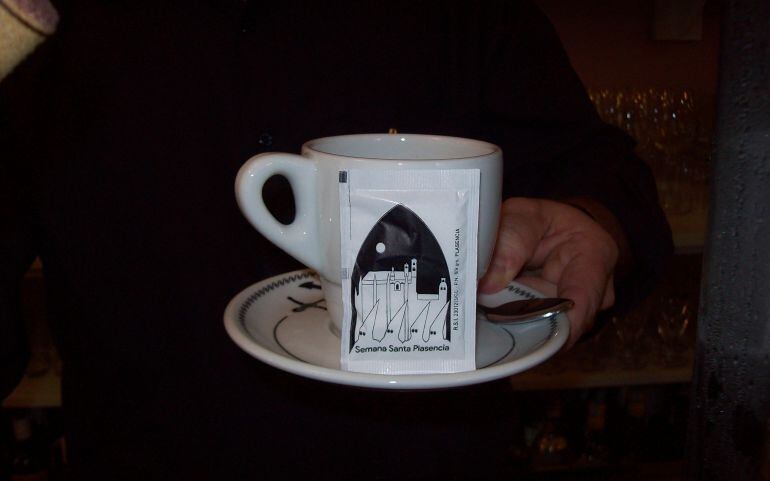 Un café con el azúcar cofrade inauguradro este año en la ciudad de Plasencia