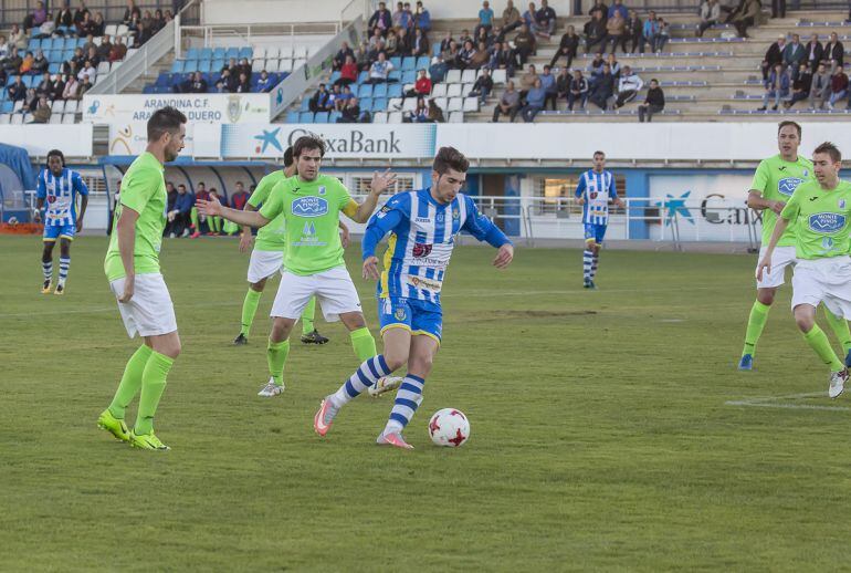 Rodrigo Escudero durante un partido de la pasada temporada con la camiseta blanquiazul.