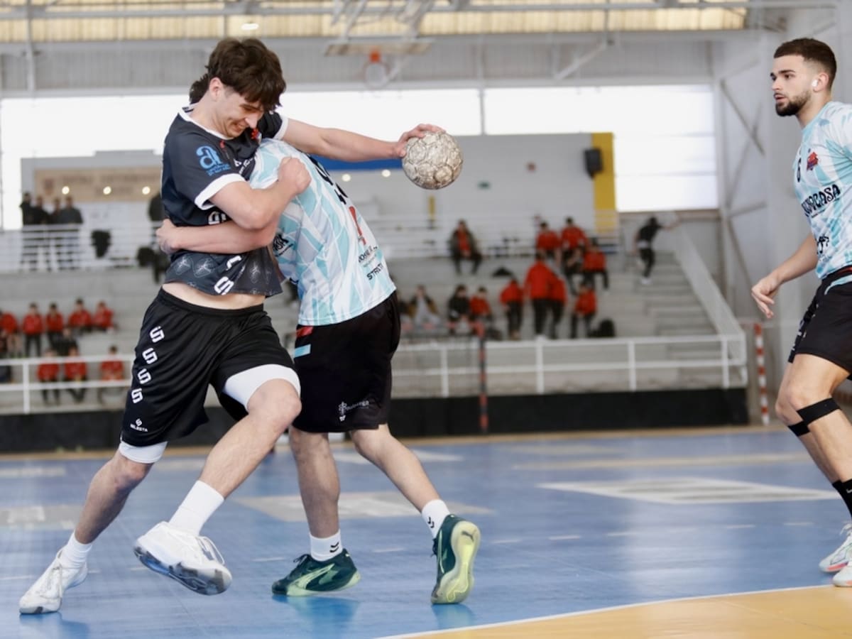 El Elda - C.E.E. consigue una cómoda victoria ante el Móstoles (34-20)