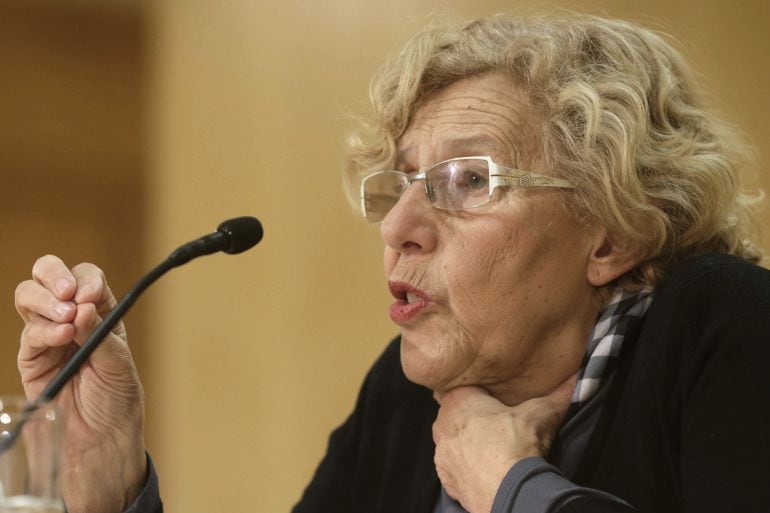 La alcaldesa de Madrid, Manuela Carmena, durante una comparecenca de prensa 