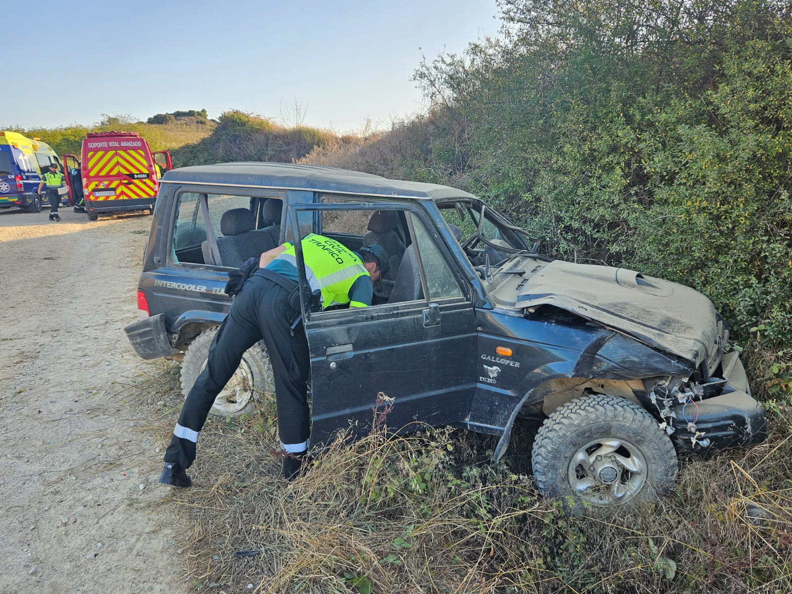 Cuatro personas trasladadas al Hospital Universitario de Navarra al sufrir una salida de vía el vehículo en Enériz