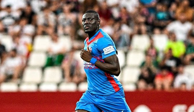 Bambo Diaby durante un partido con el Elche esta temporada