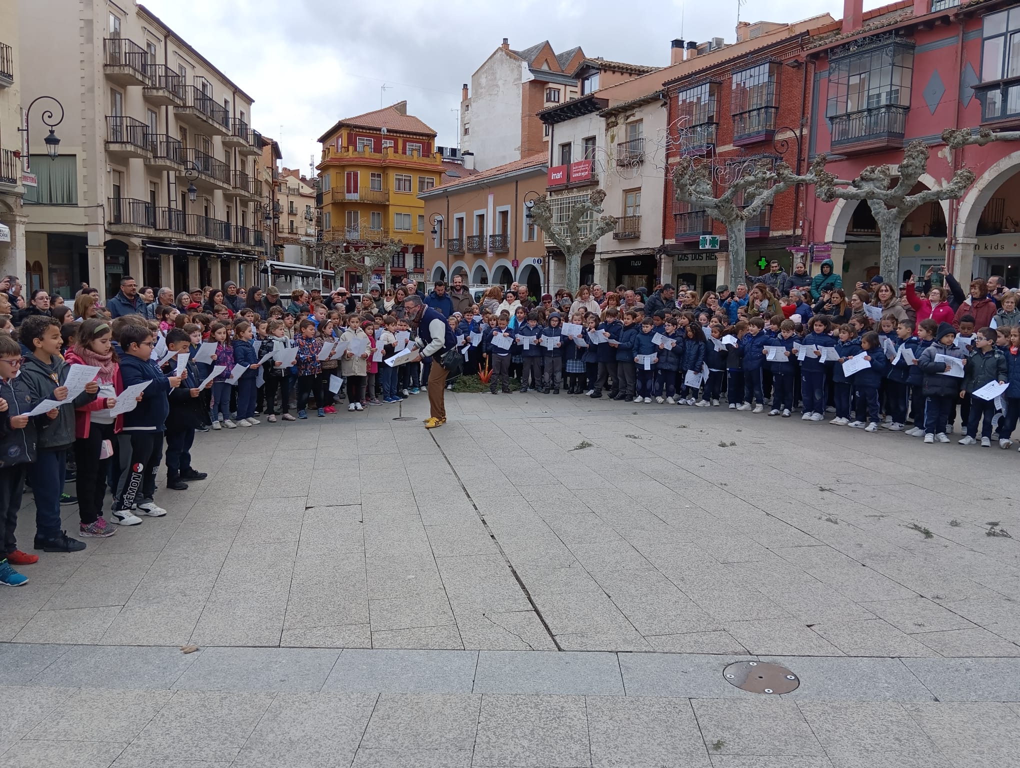 Canto escolar de las marzas en Aranda de Duero, 2025