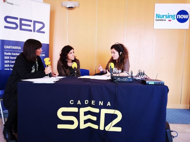 Zulema Gancedo y Rocio Cardeñoso junto a María Gutiérrez.