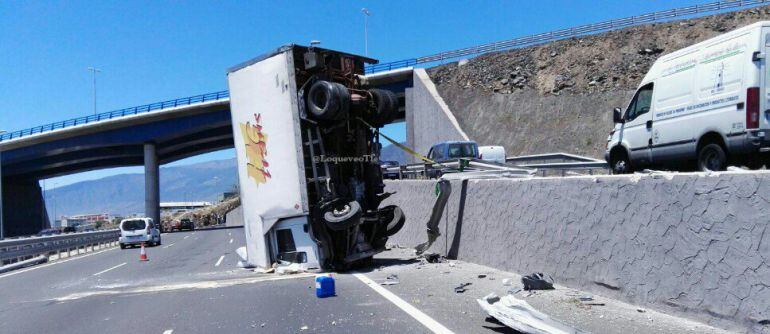 Camión que cayó en la TF-1