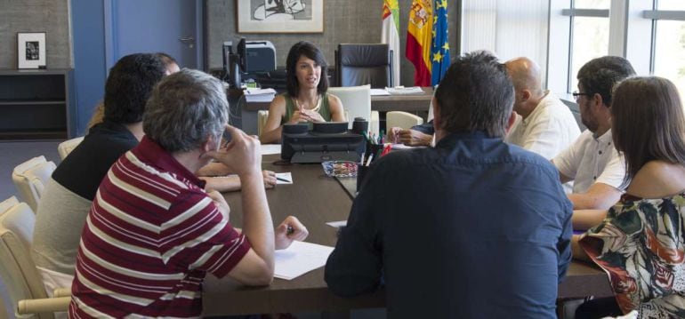 Reunión entre la consejera de Educación y los sindicatos.