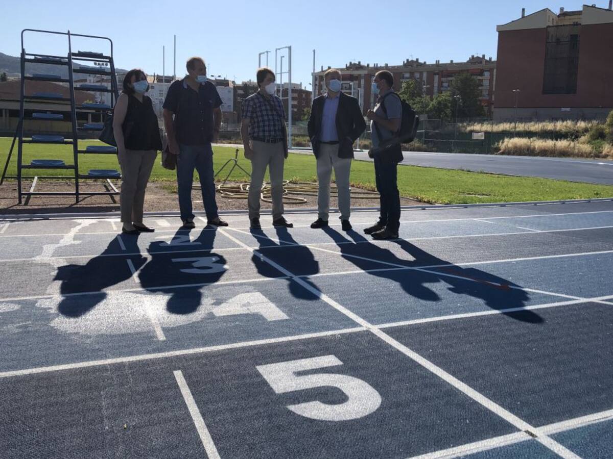 El Ayuntamiento de Cuenca recibe terminada la pista de atletismo "Luis Ocaña"