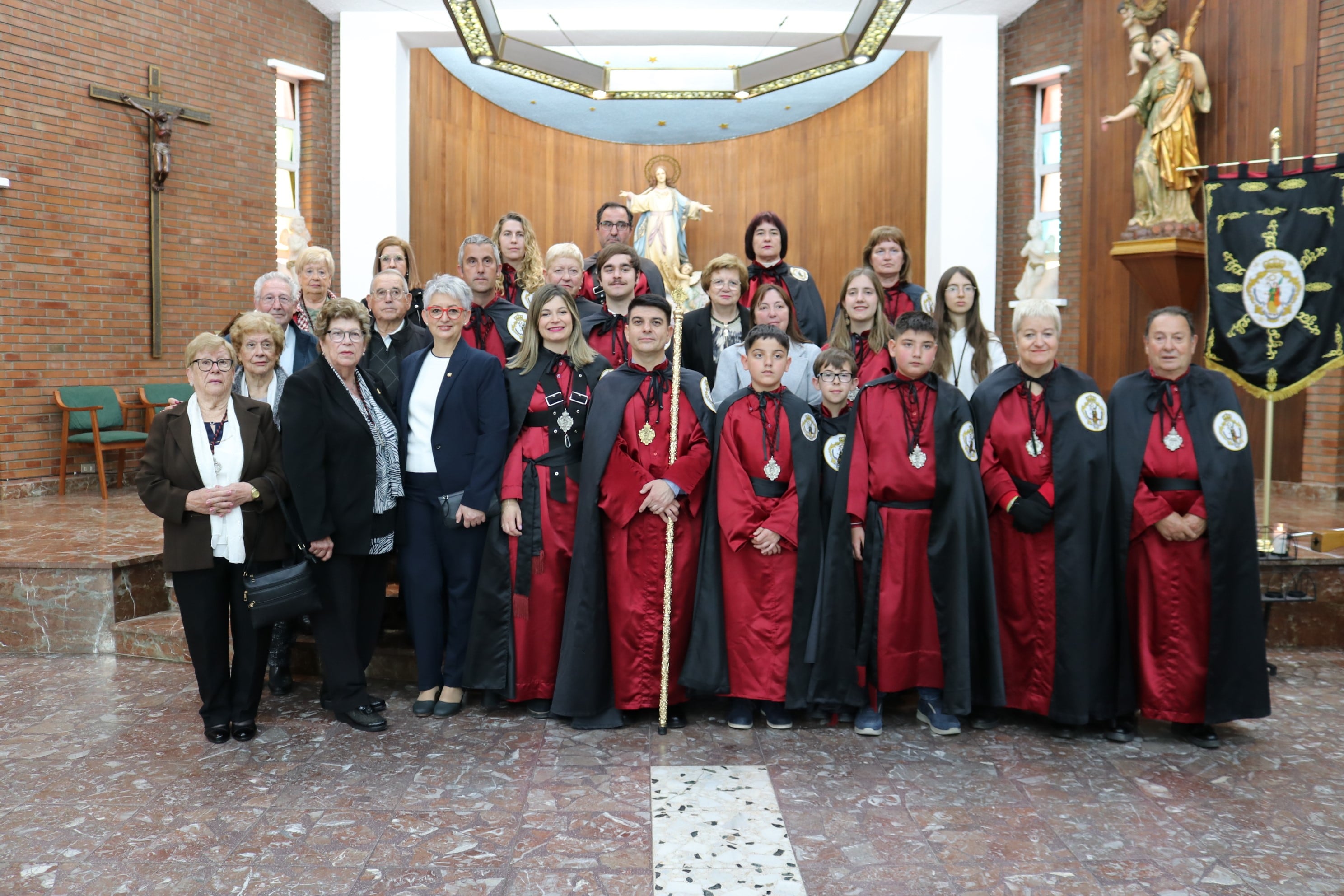 Foto de familia de los participantes en la celebración. Foto: Ayto. de Mequinenza