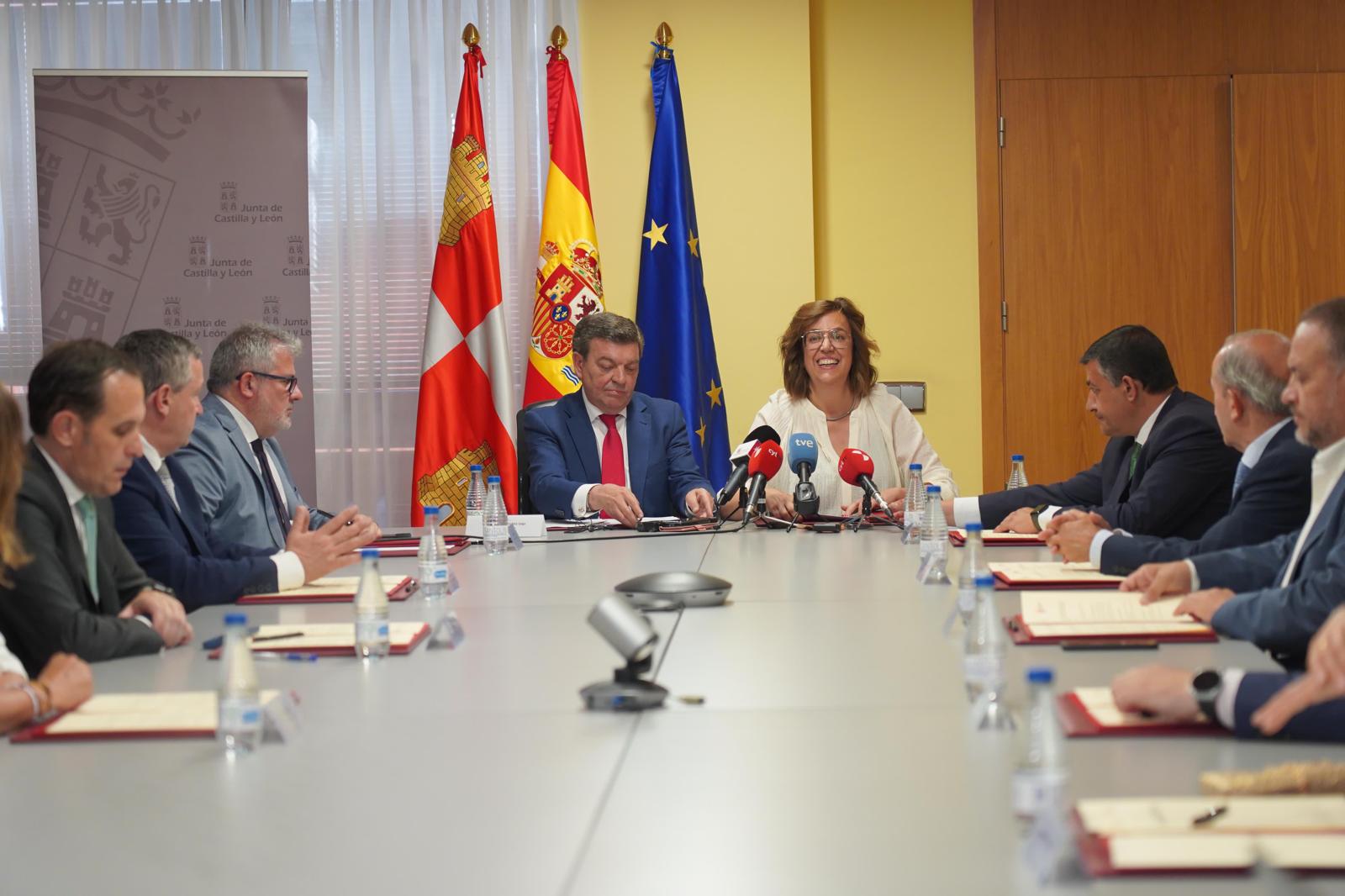 Firma de la adenda del convenio del Fondo de Cohesión Territorial que impulsará el desarrollo económico y la creación de empleo en 171 municipios de menos de 1.000 habitantes de la provincia