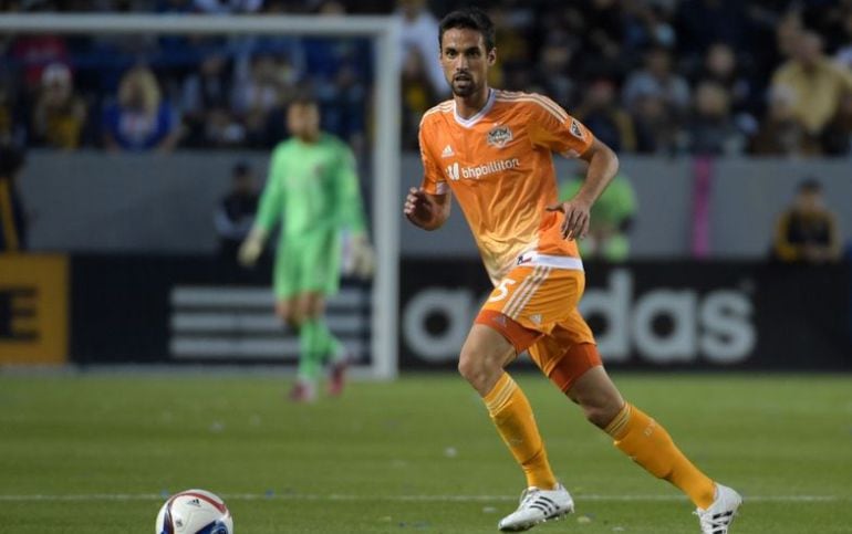 Raúl Rodríguez amb la samarreta del Houston Dynamo.
