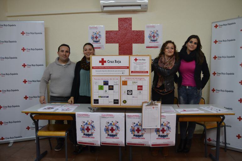 Presentación de la campaña de la asamblea local de Cruz Roja Dénia de recogida de alimentos, junto con Jovempa y Cadena de Favores.