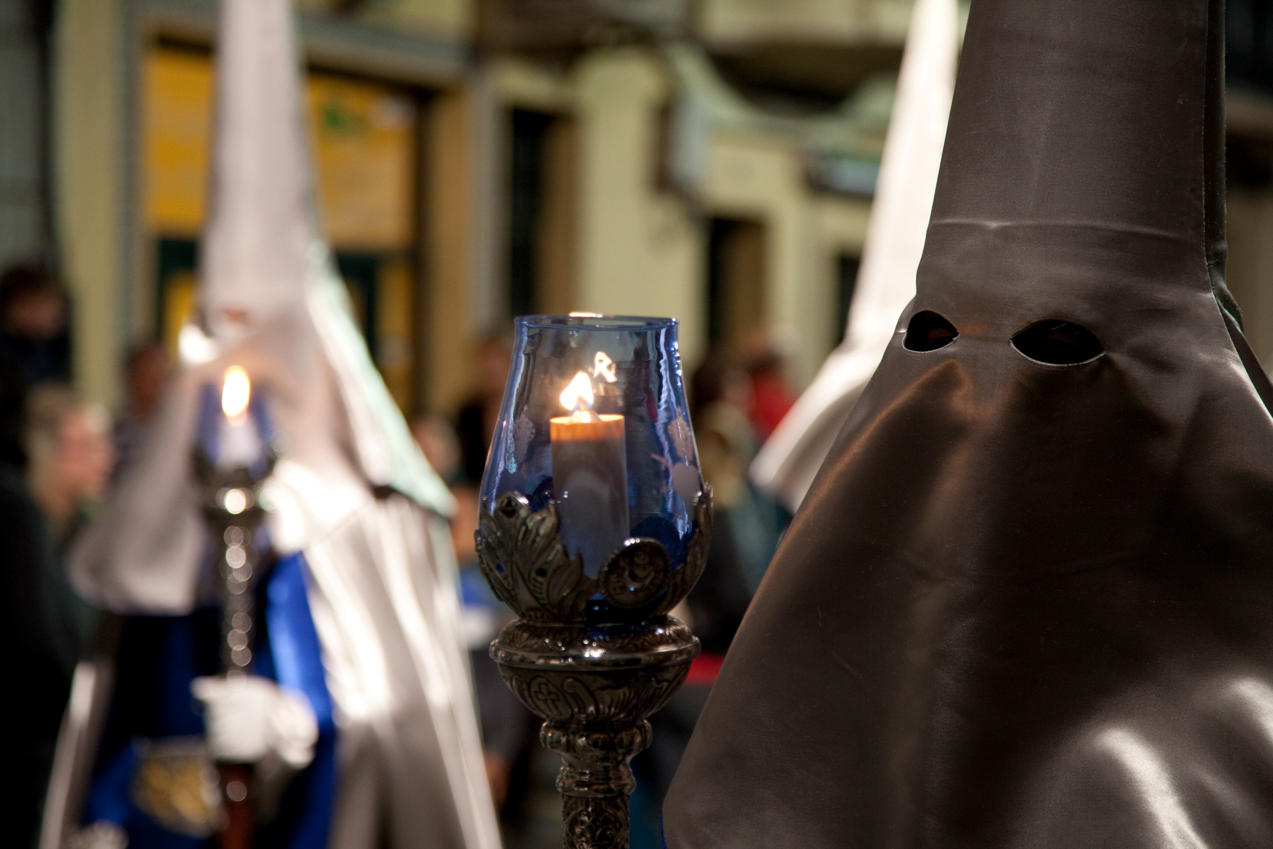 Nazarenos durante la Semana Santa de Cartagena
