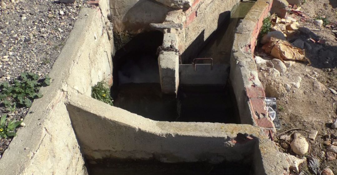 Acequia de un terreno agrícola