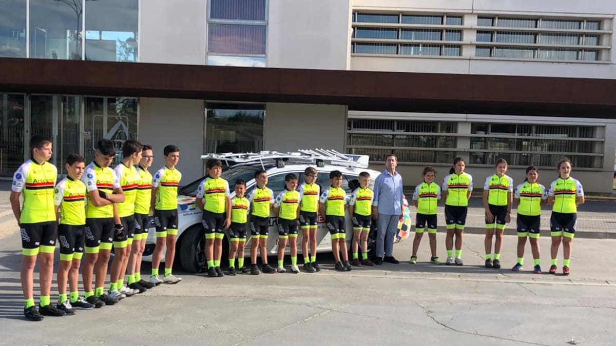 El presidente del Veloclub Ribera del Duero, Felipe Gayubo, repasa la actualidad del club y las novedades de cara a la próxima temporada