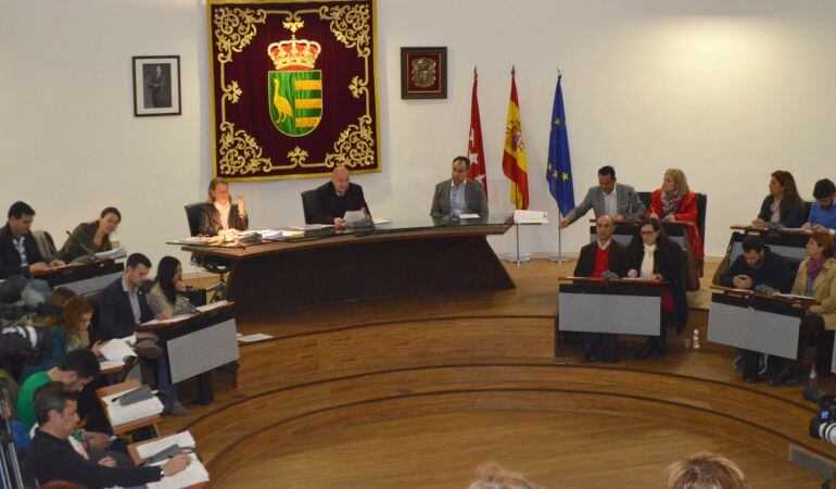 El gobierno asegura que readmitirá a los despedidos cuando haya sentencia judicial, pues de lo contrario sería una prevaricación