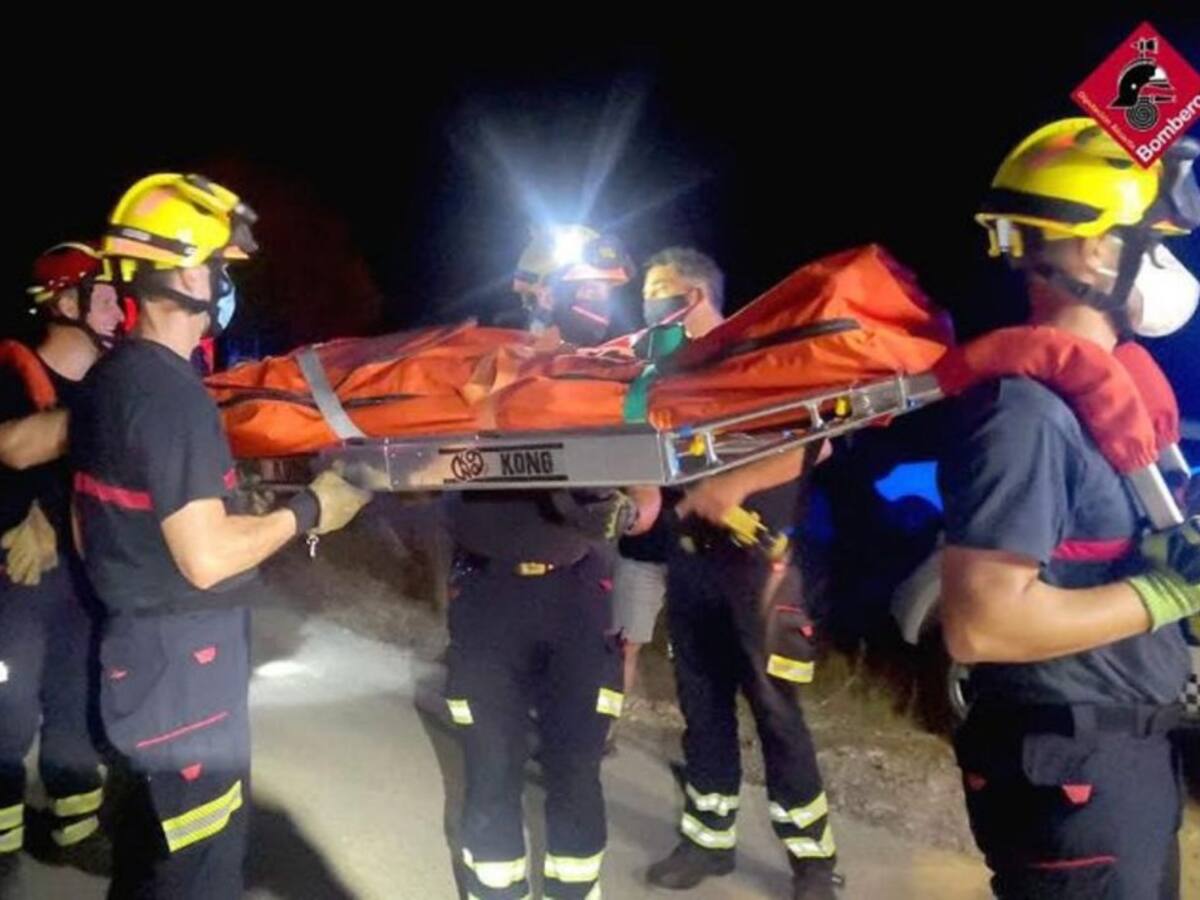 Rescatan en Peñas del Marín de Elda a una escaladora con el tobillo roto