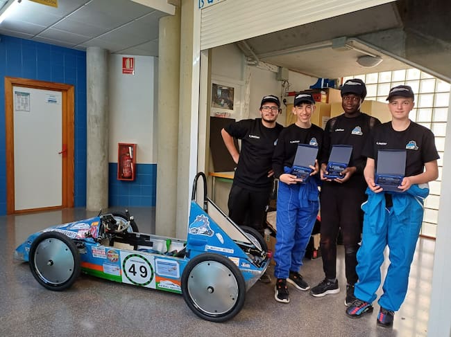 Los alumnos del IES Mediterráneo logran una invitación para el mundial de ingeniería escolar pero necesitan diez mil euros para costear la logística del viaje