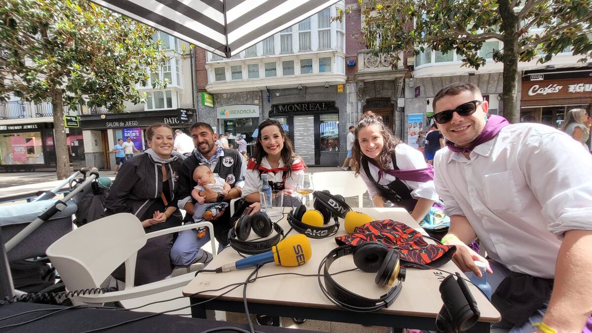 Tertulia de Blusas y Neskas