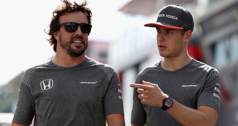 Fernando Alonso y Stoffel Vandoorne, en el Circuito Red Bull de Austria.