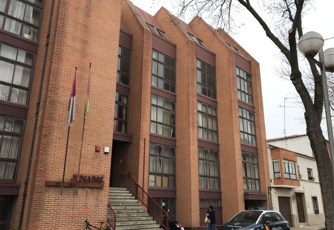 Imagen de la fachada de los Juzgados de Valdepeñas (Ciudad Real)