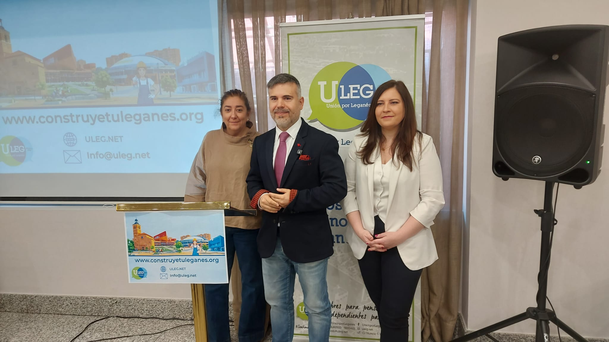 Los miembros de ULEG durante la presentación de la web