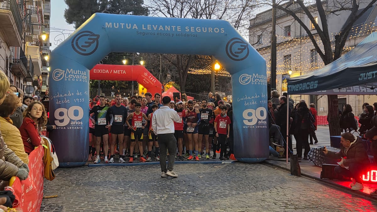 Prop de 850 persones de totes les edats participen en la XIX Sant Silvestre Alcoiana Mutua Levante 2025