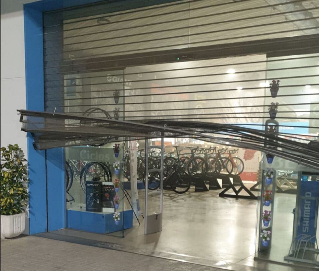 Valla forzada tras el robo