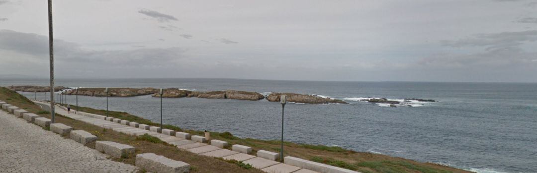 Vista de las islas de San Pedro desde el paseo marítimo, A Coruña
