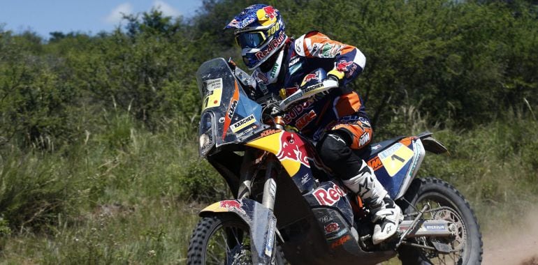 DAK202. SANTIAGO DEL ESTERO (ARGENTINA), 16/01/2015.- El piloto español Marc Coma del equipo Red Bull KTM en acción hoy, viernes 16 de enero de 2015, durante la etapa doce del Rally Dakar 2015, entre Río Hondo y Rosario (Argentina). EFE/FELIPE TRUEBA