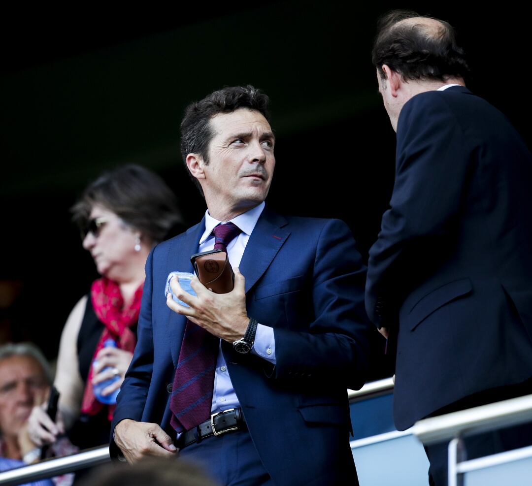 Guillermo Amor en el palco del Camp Nou